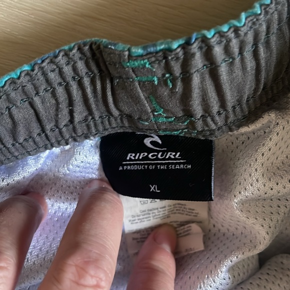 Boys swim bundle size L (10/12) in good condition - Picture 6 of 6